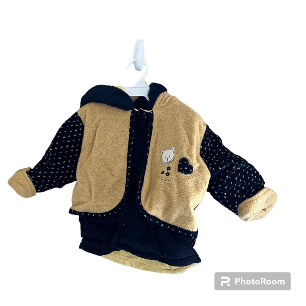 🐻PETITE CLUB: Girl size 3, corduroy& fuzzy coat w/bear theme & buttons.